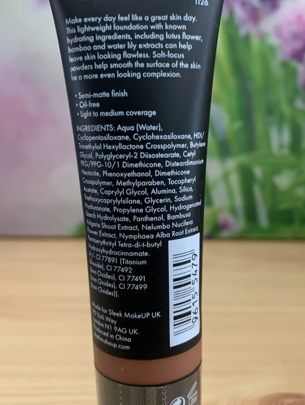 SLEEK MAKEUP VITALITY FOUNDATION LIGHT TO MEDIUM  OIL FREE 30ML SHADE VF21